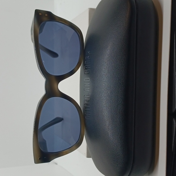 NWT women's CUTTLER & GROSS SUNGLASSES M1010